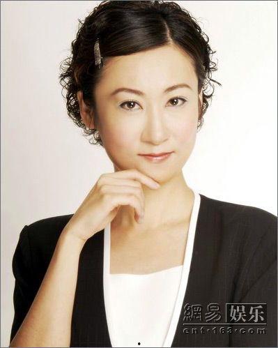 元元主持人个人资料,跨界主持新锐，多元才华绽放荧屏