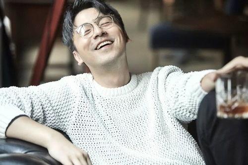 雷佳音照片高清,魅力四溢，演绎不凡风采